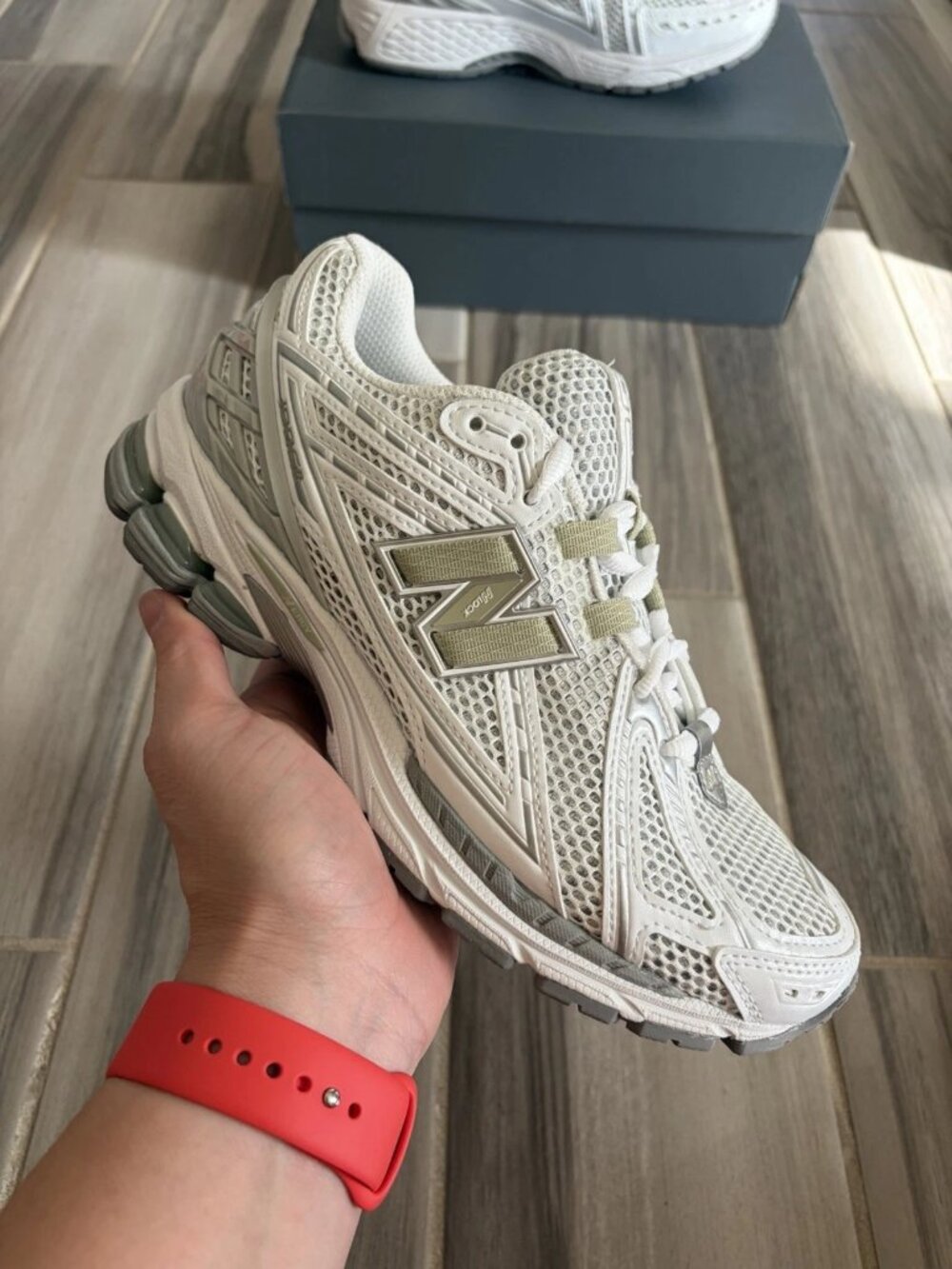 Women's New Balance 1906R Shoes - White Green U1906RJO - Picture 4 of 8